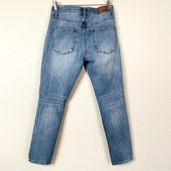 RSQ Relaxed Taper Light Vintage Destroyed Jeans Sizes 28“ x 30” & 29“ x 32“ - Picture 5 of 11